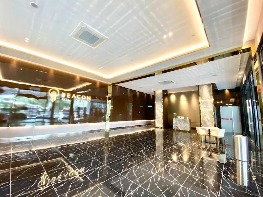 Beacon Executive Suites #Modern Chic #Skypool #Georgetown #5Pax #2Br 2Bath #2Queen 1Single #Quality Well Maintained #Private Host 0*, George Town Malaysia