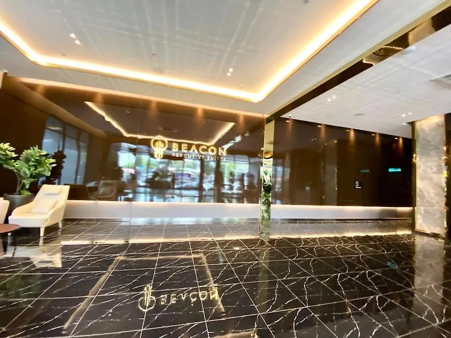 Beacon Executive Suites #Modern Chic #Skypool #Georgetown #5Pax #2Br 2Bath #2Queen 1Single #Quality Well Maintained #Private Host 0*, George Town Malaysia