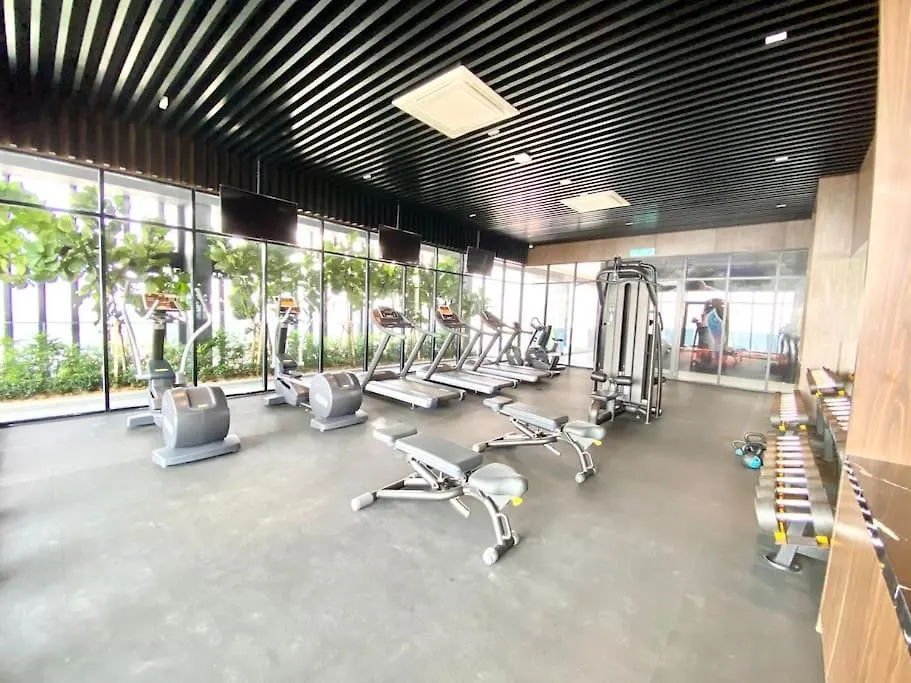 Beacon Executive Suites #Modern Chic #Skypool #Georgetown #5Pax #2Br 2Bath #2Queen 1Single #Quality Well Maintained #Private Host 0*, George Town