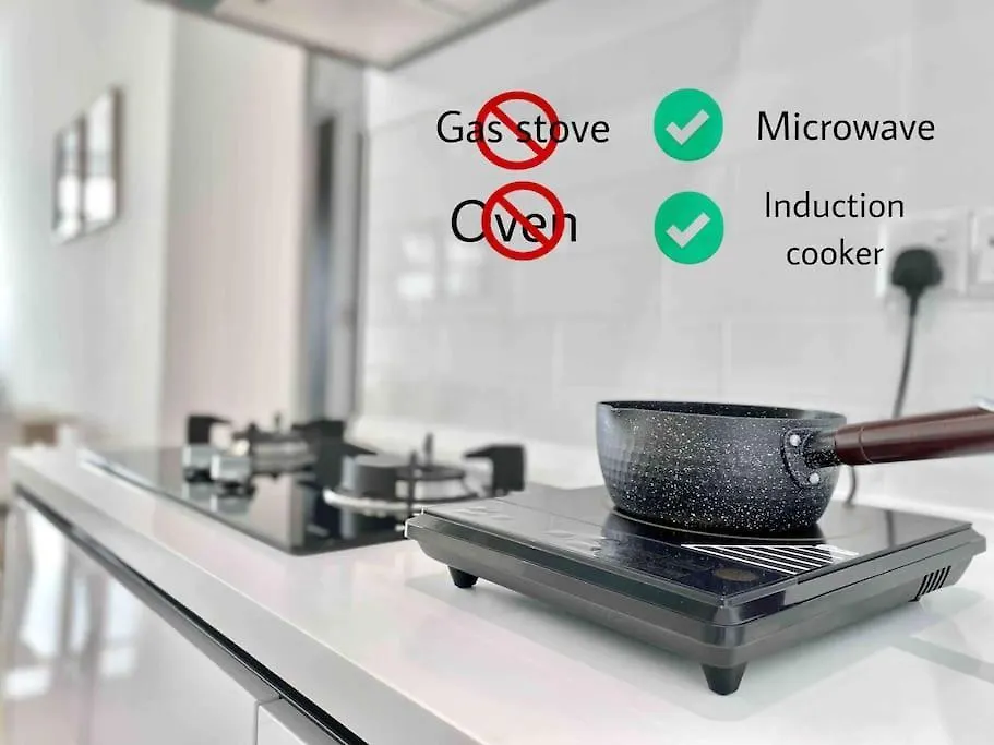 Beacon Executive Suites #Modern Chic #Skypool #Georgetown #5Pax #2Br 2Bath #2Queen 1Single #Quality Well Maintained #Private Host 0*, George Town Malaysia