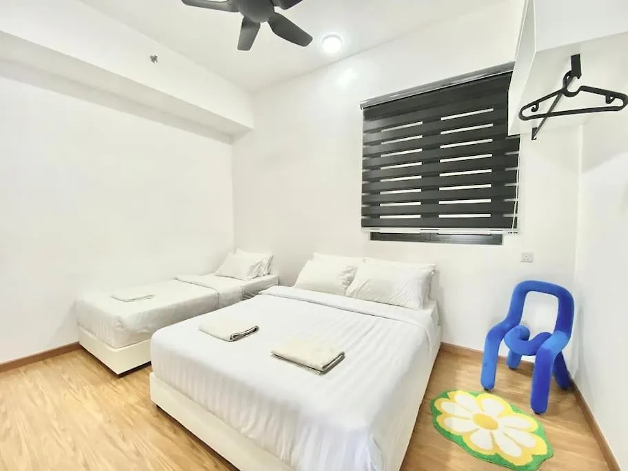 Apartment Beacon Executive Suites #Modern Chic #Skypool #Georgetown #5Pax #2Br 2Bath #2Queen 1Single #Quality Well Maintained #Private Host Malaysia
