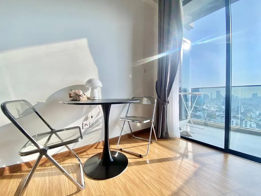 Apartment Beacon Executive Suites #Modern Chic #Skypool #Georgetown #5Pax #2Br 2Bath #2Queen 1Single #Quality Well Maintained #Private Host