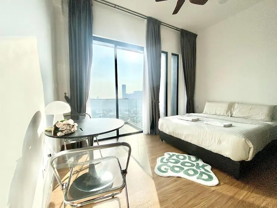 Beacon Executive Suites #Modern Chic #Skypool #Georgetown #5Pax #2Br 2Bath #2Queen 1Single #Quality Well Maintained #Private Host Apartment George Town