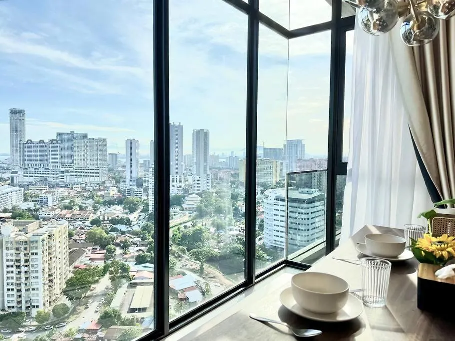 Apartment Beacon Executive Suites #Modern Chic #Skypool #Georgetown #5Pax #2Br 2Bath #2Queen 1Single #Quality Well Maintained #Private Host