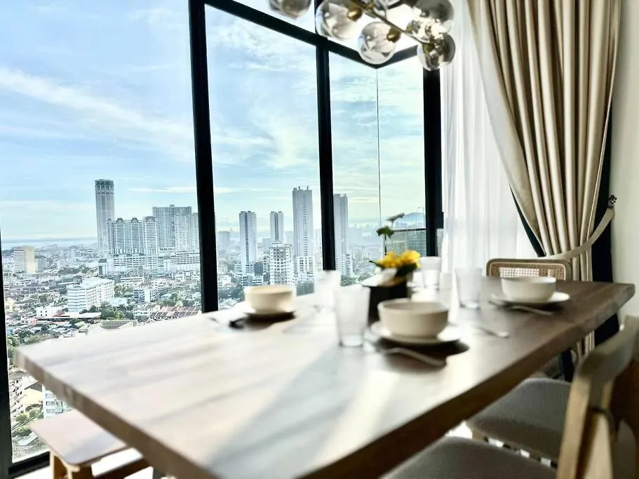 Beacon Executive Suites #Modern Chic #Skypool #Georgetown #5Pax #2Br 2Bath #2Queen 1Single #Quality Well Maintained #Private Host Apartment George Town