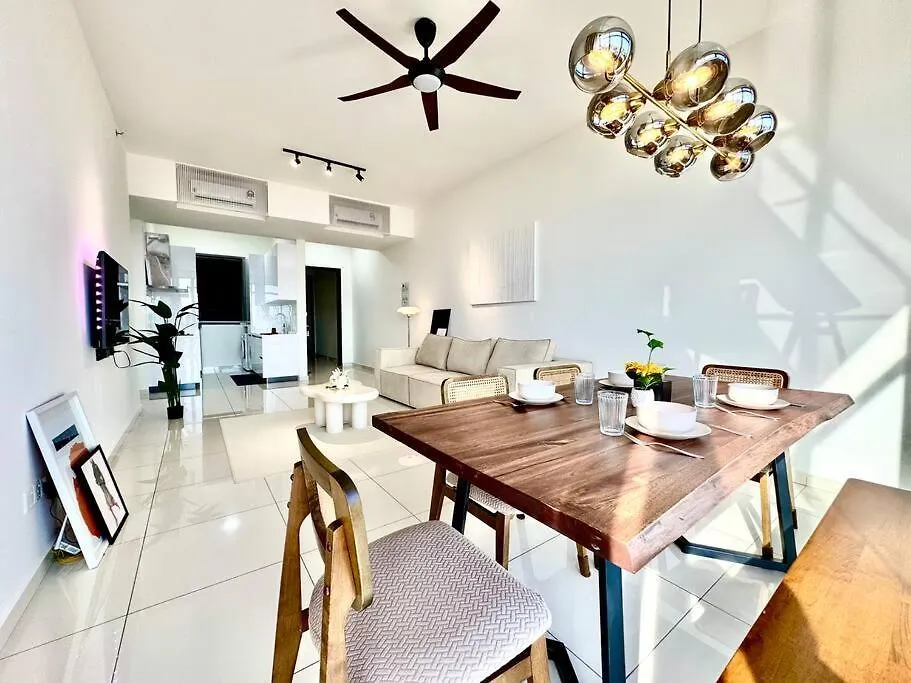 Beacon Executive Suites #Modern Chic #Skypool #Georgetown #5Pax #2Br 2Bath #2Queen 1Single #Quality Well Maintained #Private Host George Town